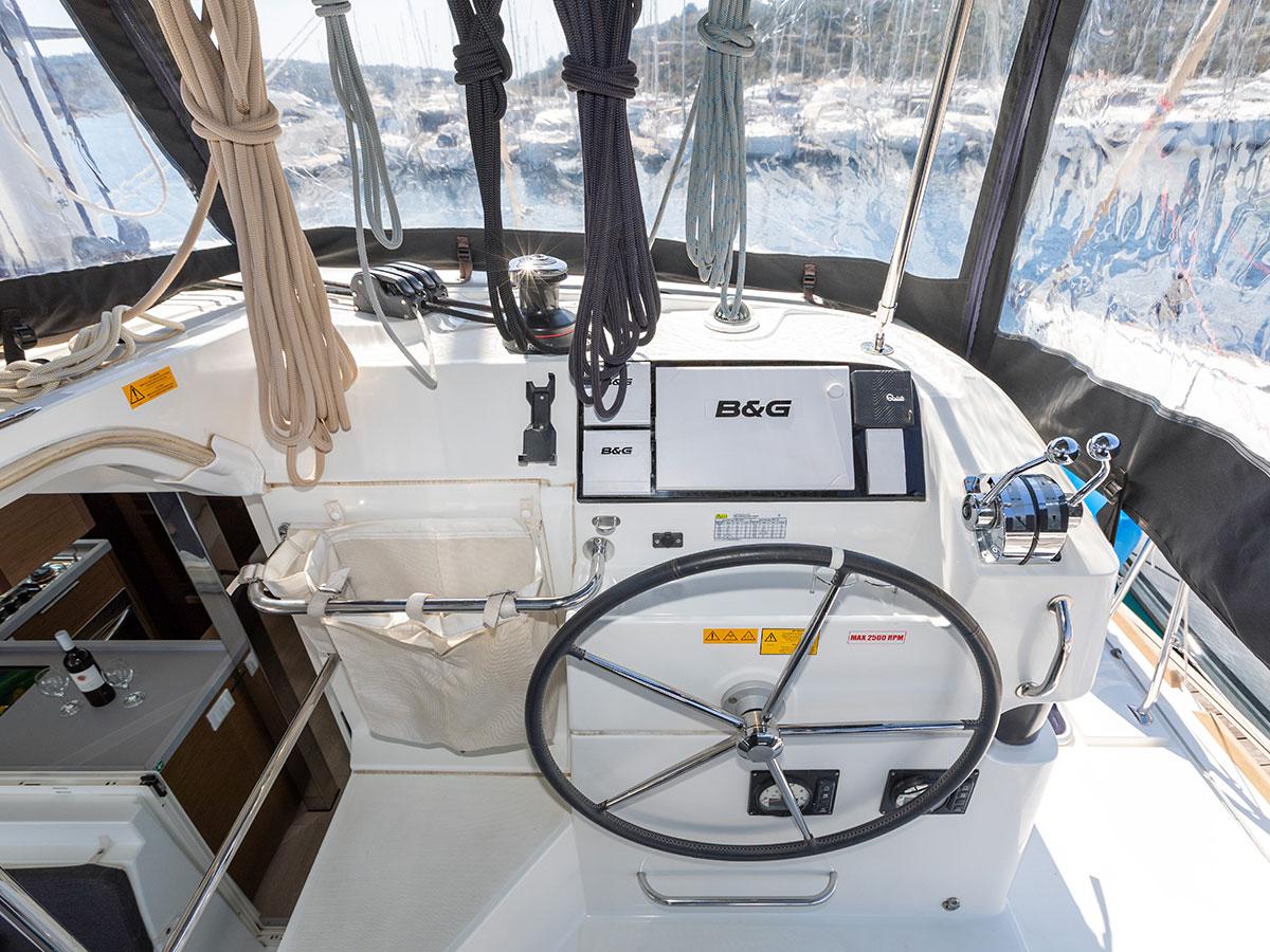 Lagoon 40 yritykseltä Chilla Sailing Primoštenissa