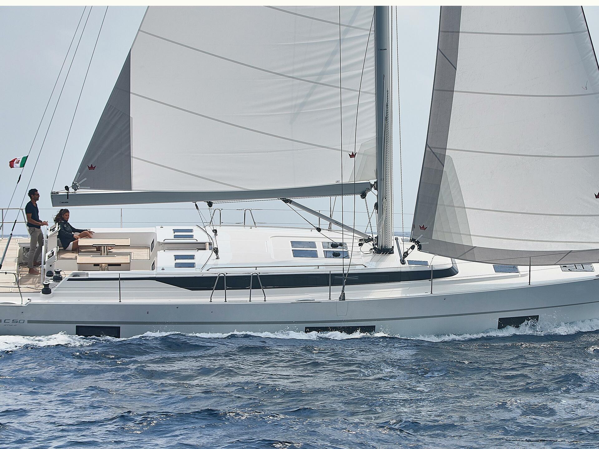 Bavaria C50 della Marina Yacht Charter a Castiglioncello
