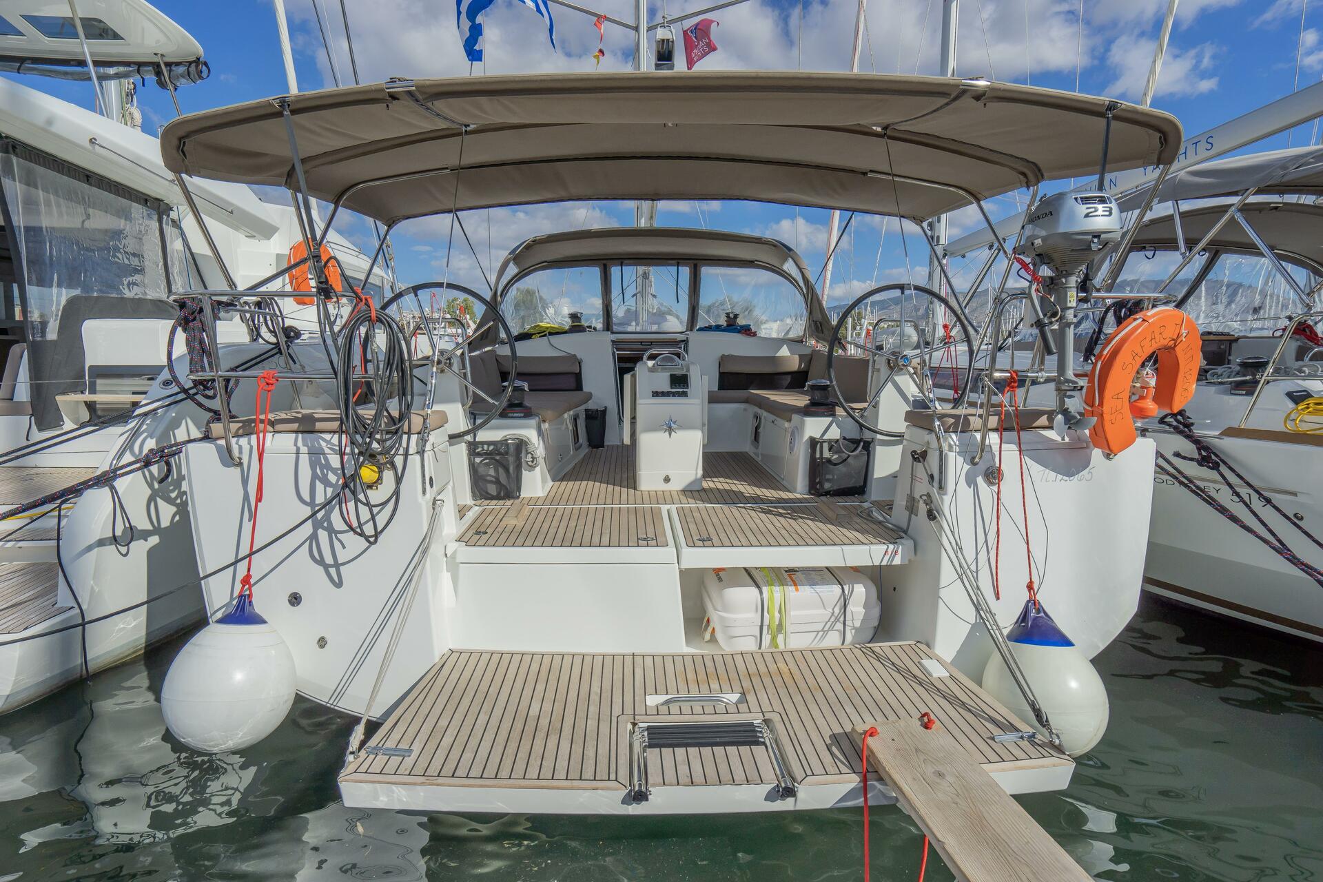 Sun Odyssey 490 par Athenian Yachts à Nydri