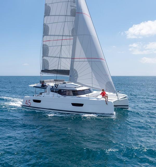Fountaine Pajot Elba 45 de Dream Yacht Charter en Puerto Jolly