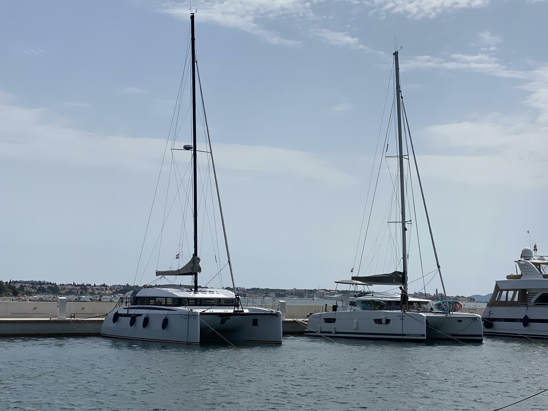 Delta F40-XT da Kralj Centar em Zadar