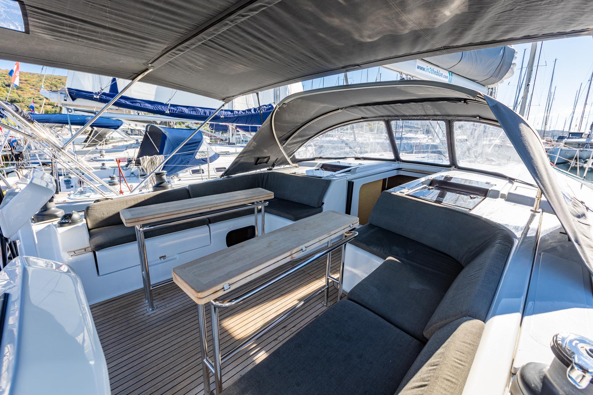Hanse 508 af In2theBlue Charter i Punat