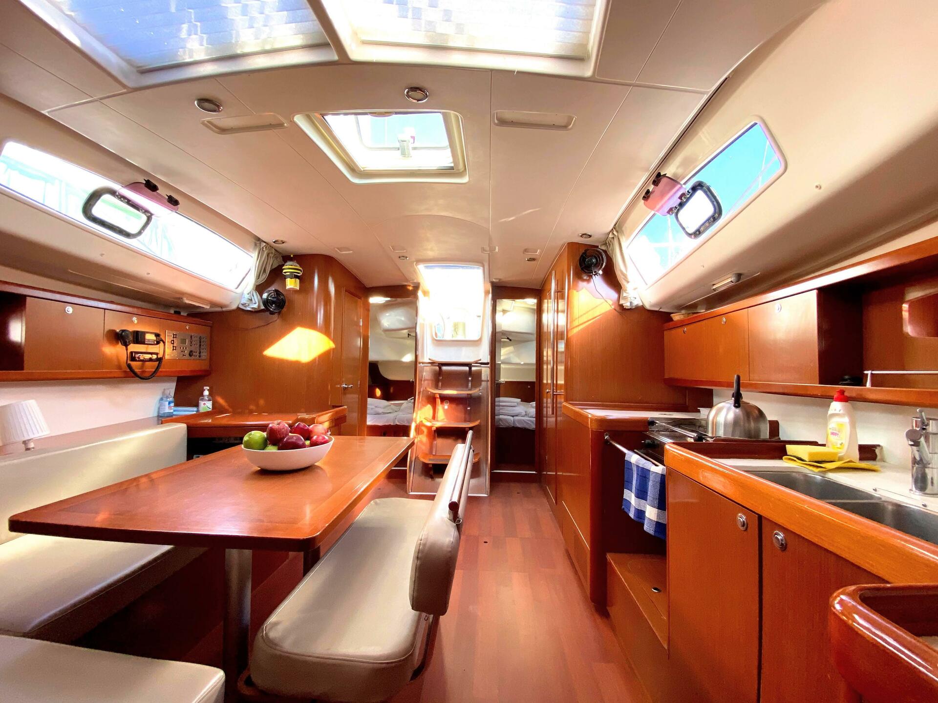 Oceanis 43 från Summer Sail i Aten