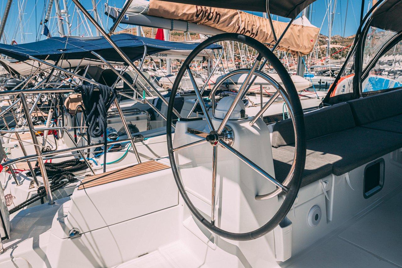 Jeanneau 54 från ACE Yachting i Trogir