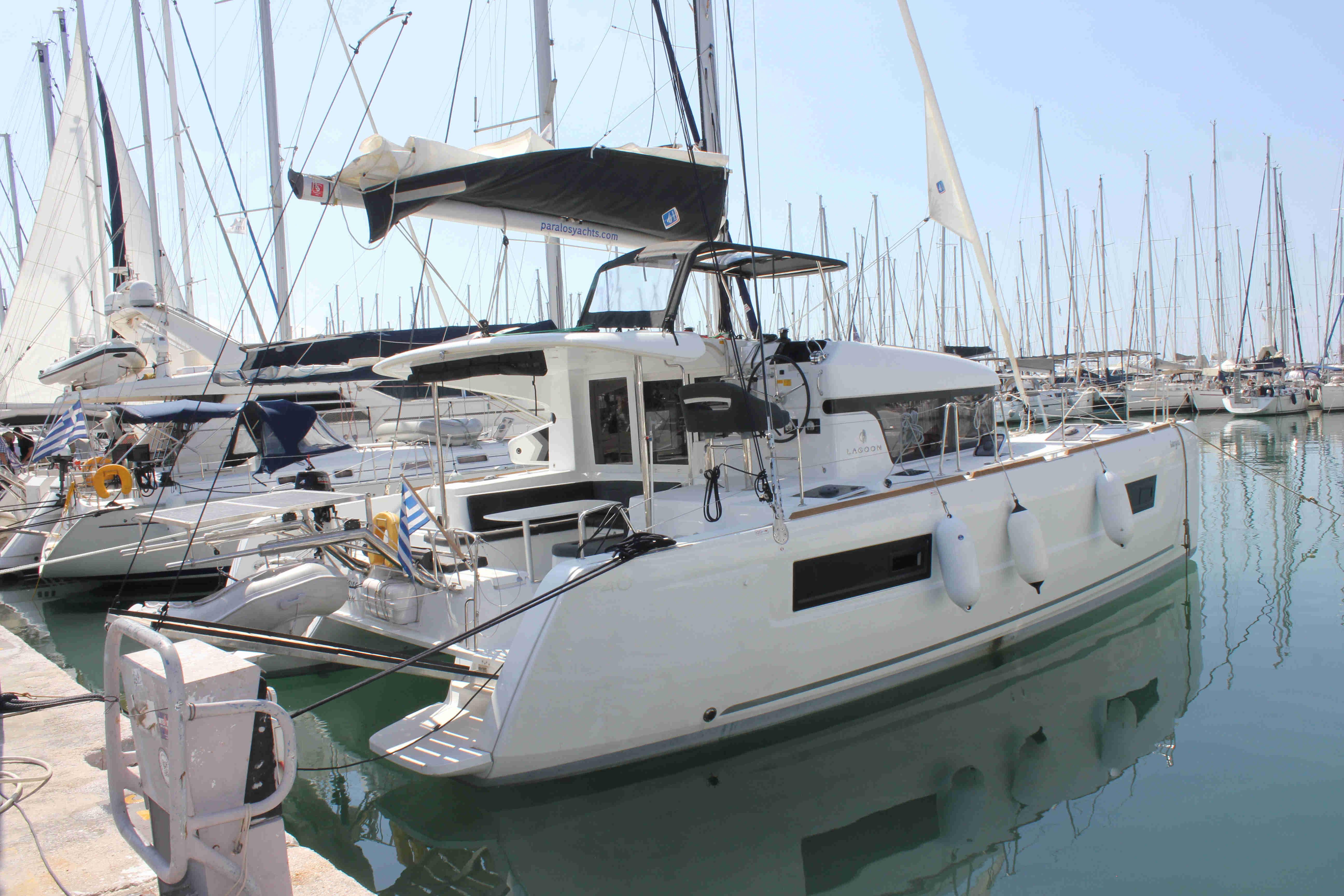 Lagoon 40 av Paralos Yachts i Athen