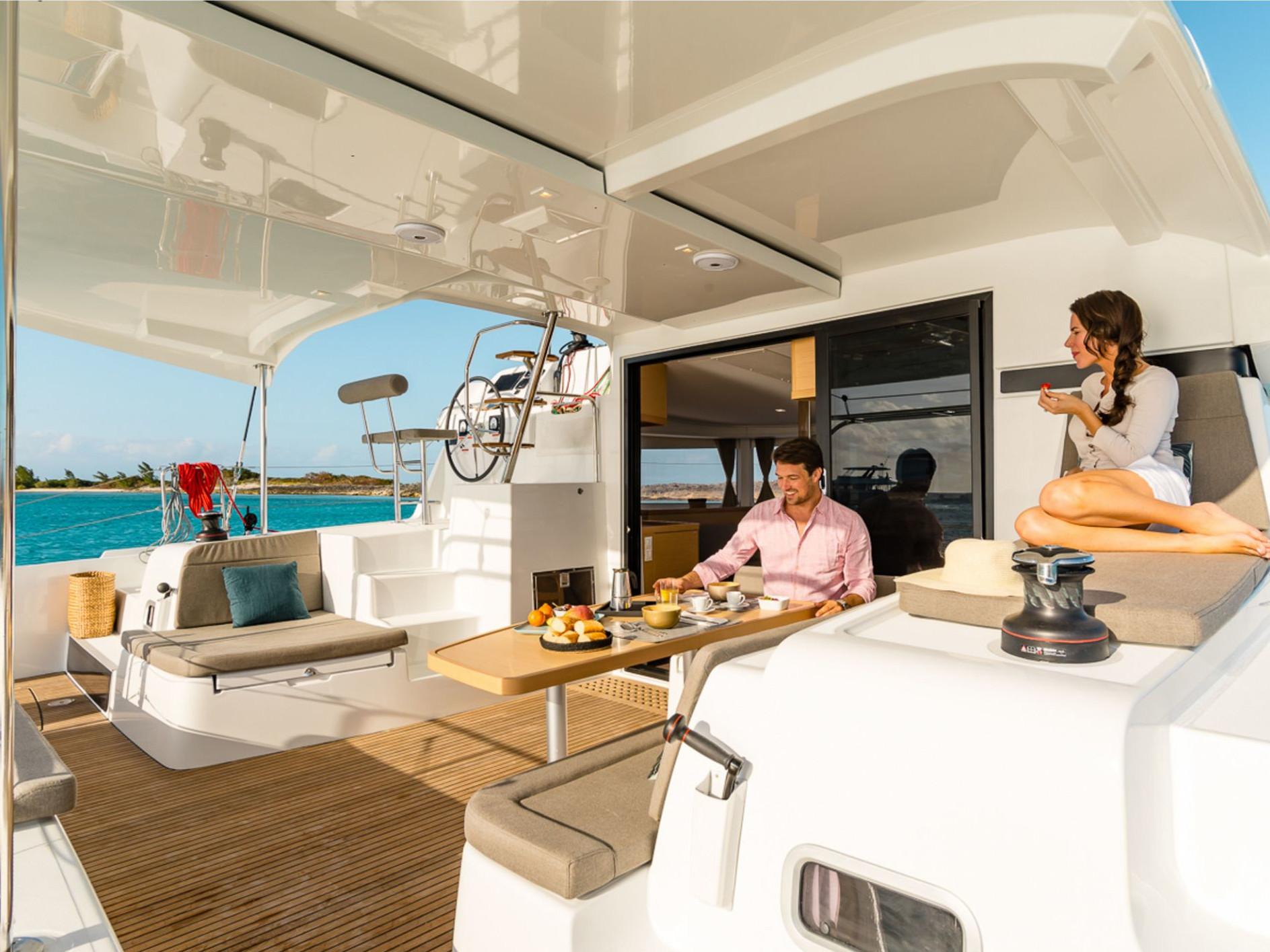 Lagoon 42 af A&C Yacht Charter i Martinique