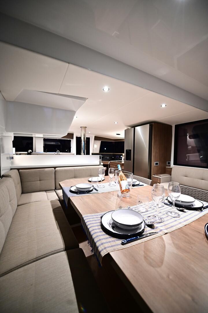 Bali 4.4 av World Wide Charter i Salerno