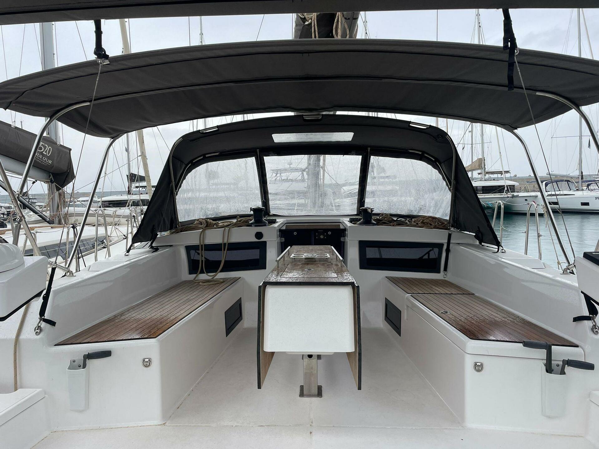 Dufour 470 Grand Large av Parallelo 38 Charter i Capo d’Orlando