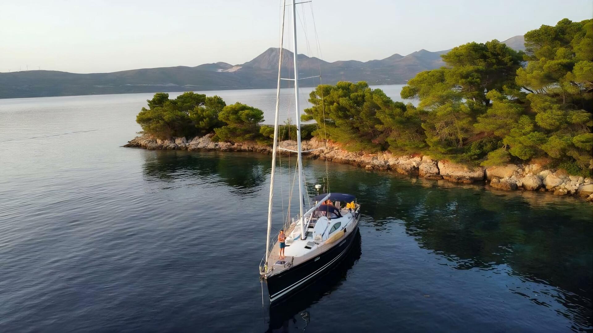 Sun Odyssey 54 DS yritykseltä Lux Mediterranean Experience Dubrovnikissa