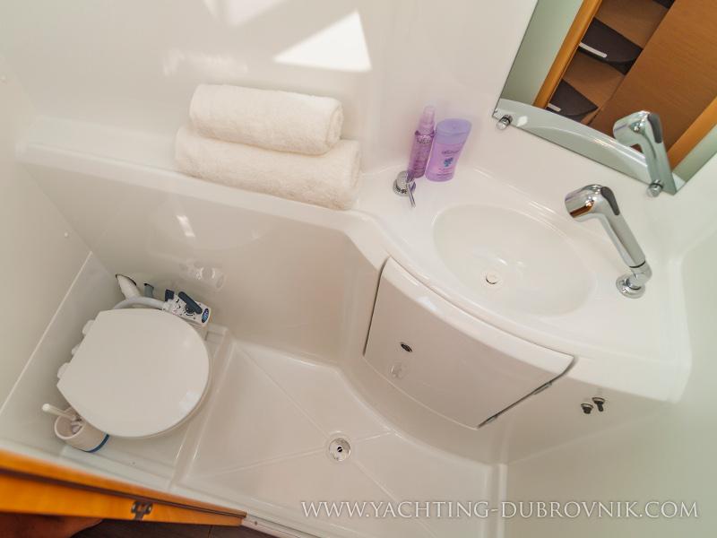 Lagoon 380 från Dubrovnik Yachting i Dubrovnik