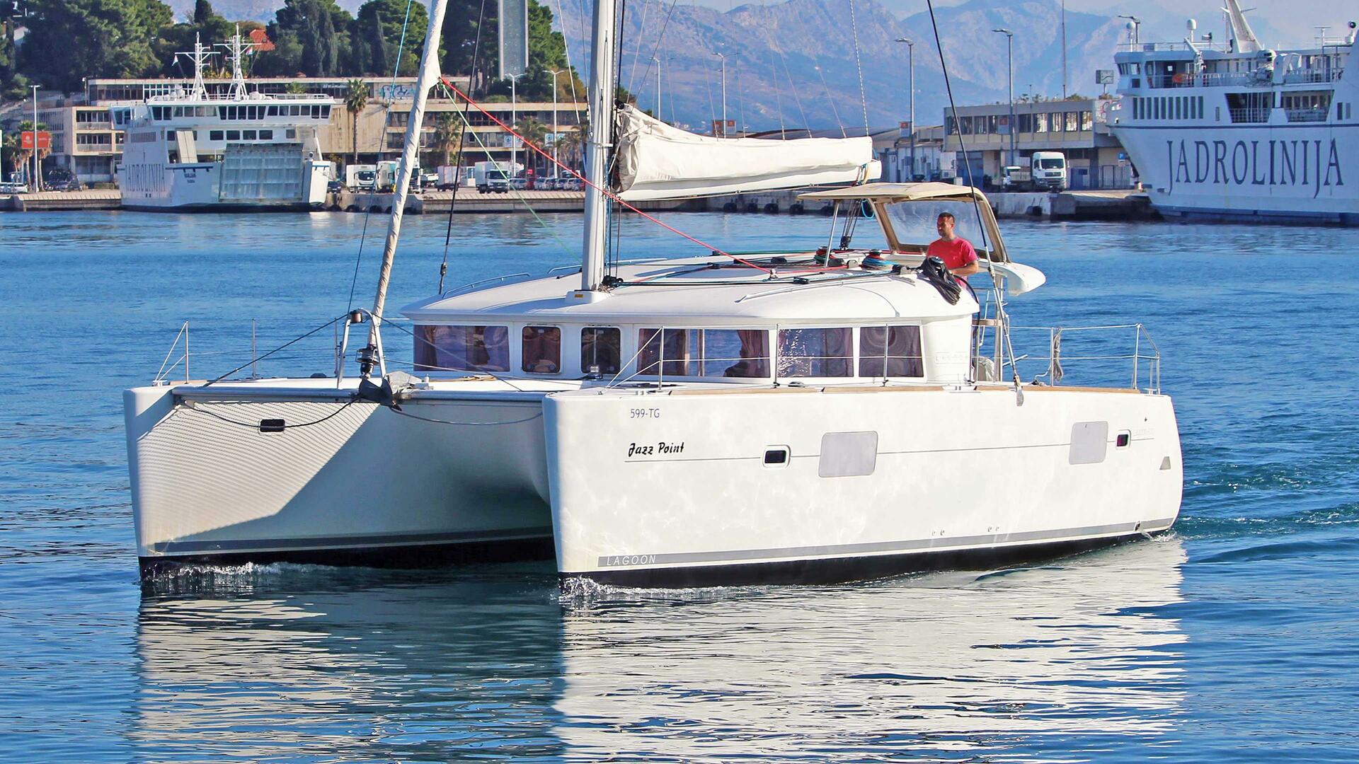 Lagoon 400 af Aba Vela i Split