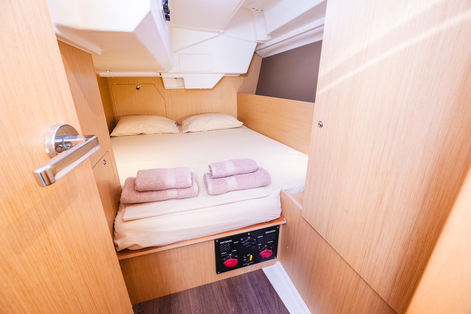 Oceanis 38.1 von El Yachting in Lefkada