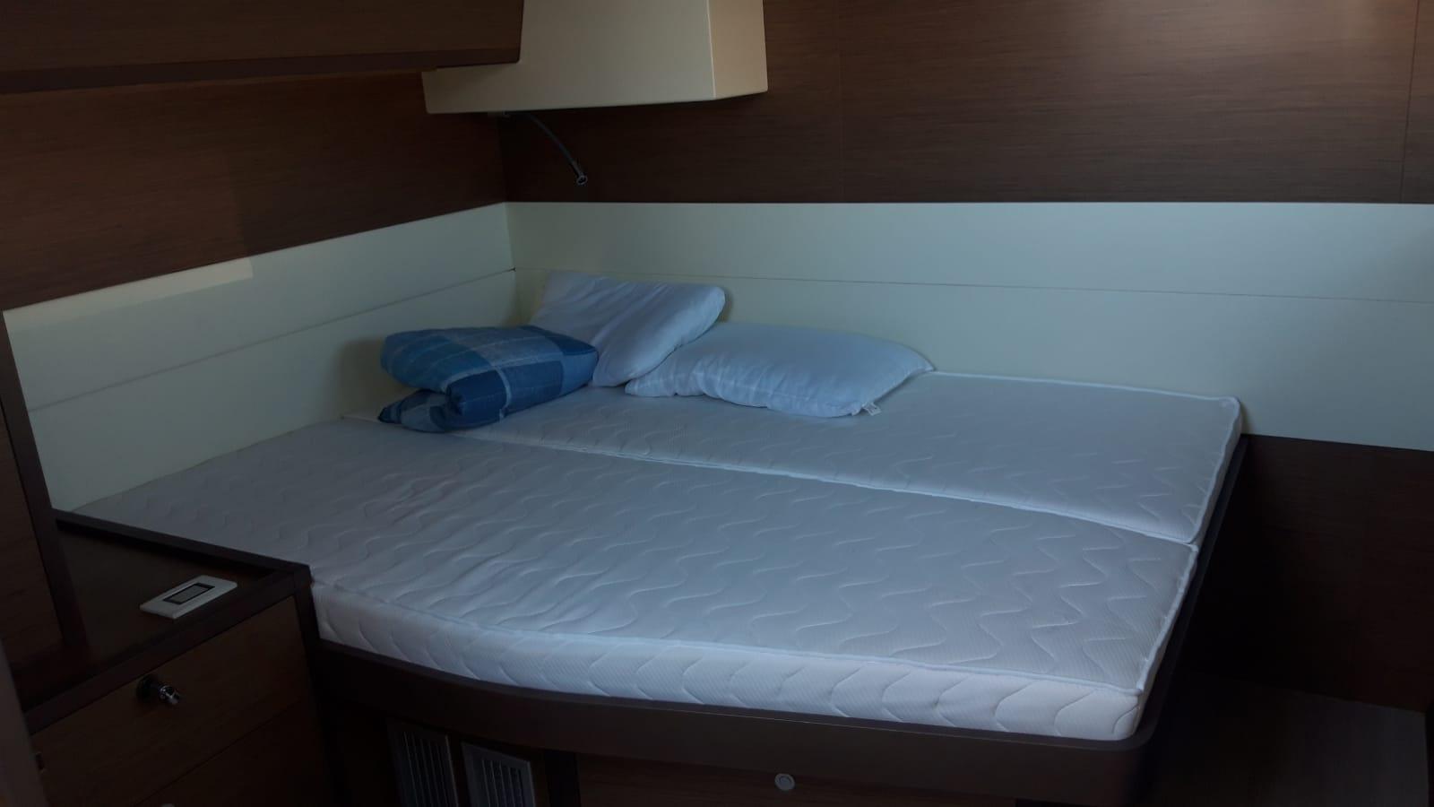 Lagoon 52 F av Cagliari Sailing Charter i Golfo Aranci