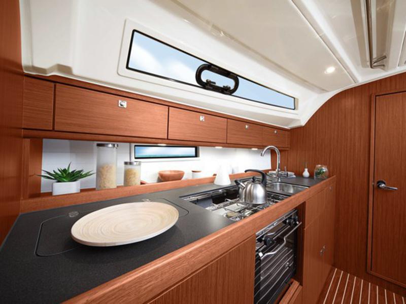 Bavaria 41 Cruiser af Pure Sail i Ponta Delgada