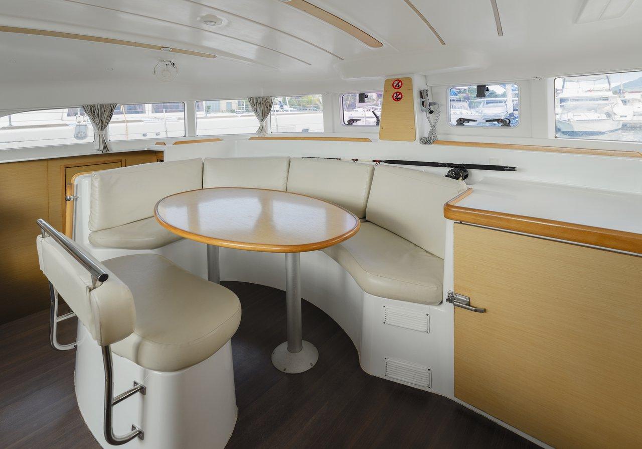 Lagoon 380 yritykseltä Island Spirit Charters Ko Changissa