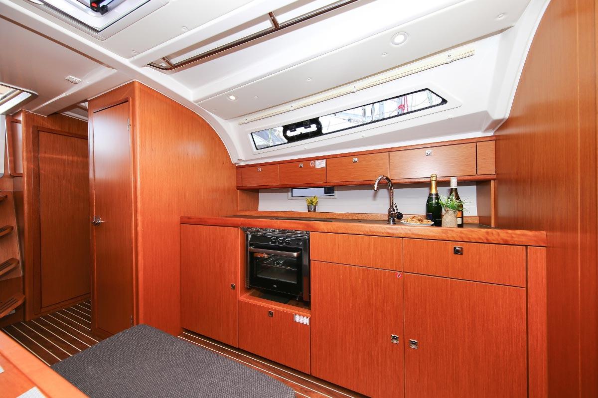 Bavaria 41S Cruiser yritykseltä Pitter Yachtcharter - Nautic Alliance Murterissa