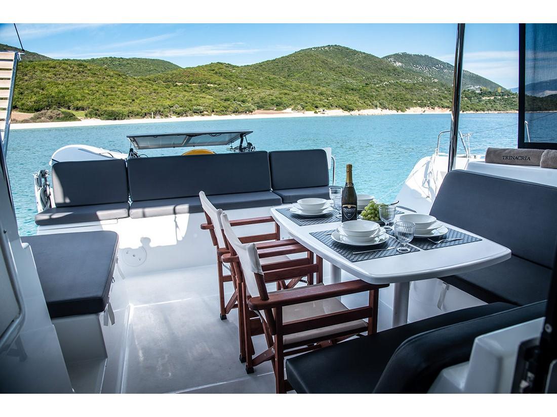 Lagoon 40 från Riginos Sails i Preveza