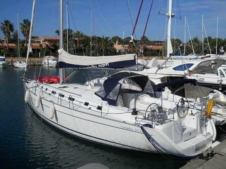 Cyclades 50.5 da Sunsicily Yacht Charter em Furnari
