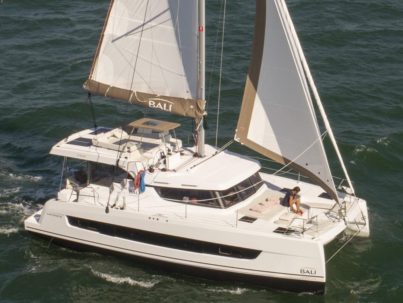 Bali Catspace della Bali Catamarans Charter a Saint-Mandrier-sur-Mer