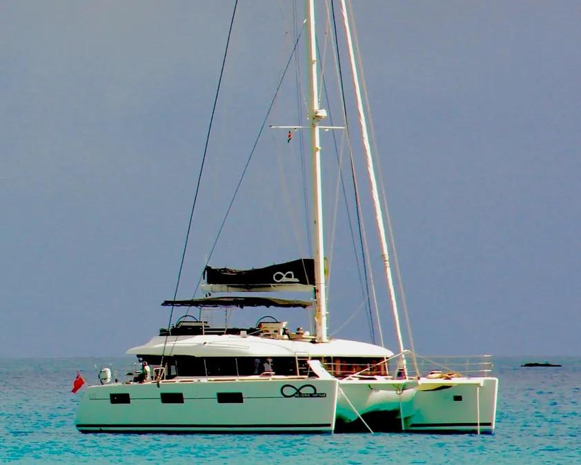 Lagoon 620 from Island Castaways in Victoria