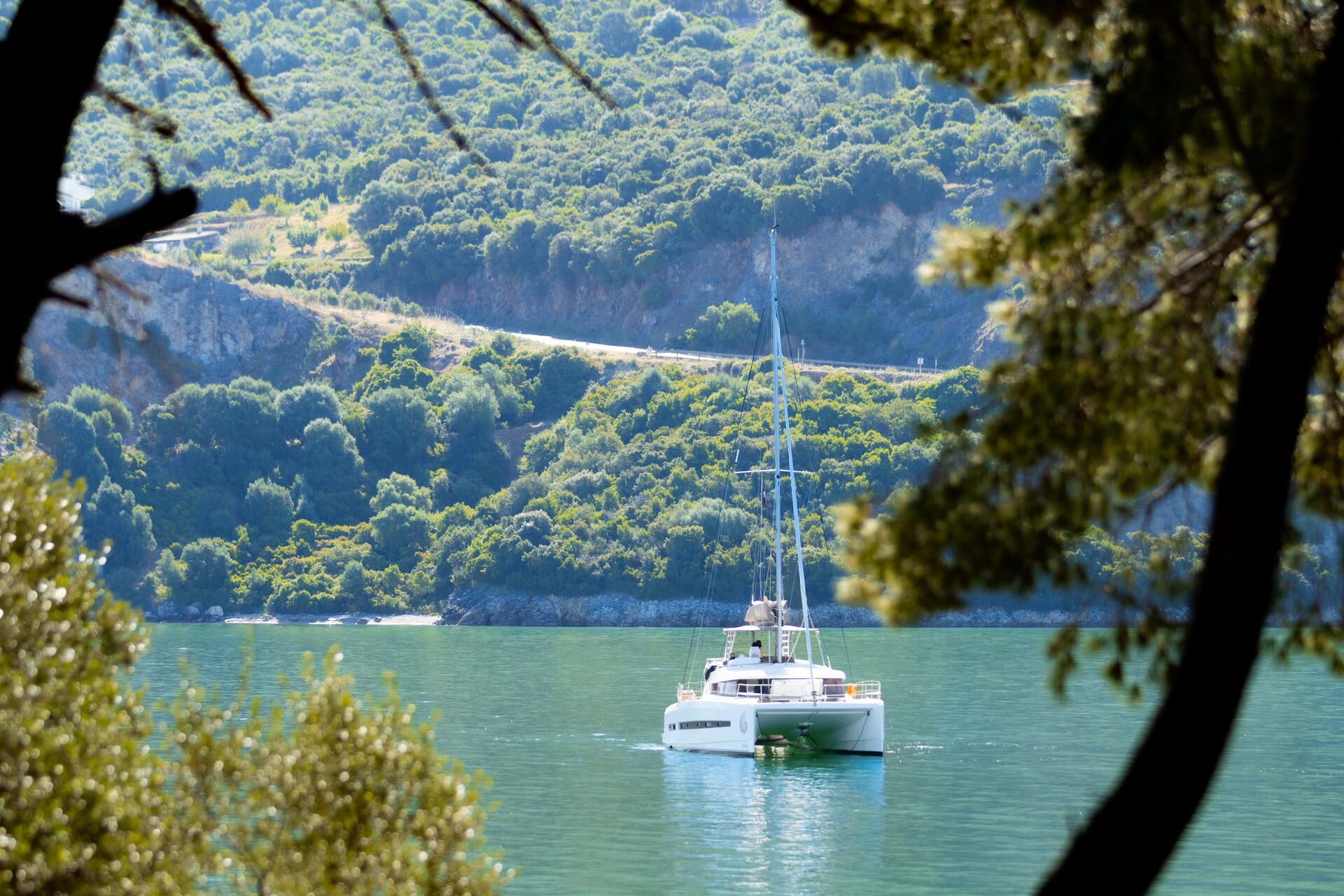 Bali 4.1 par Crystal Sea Yachting à Préveza