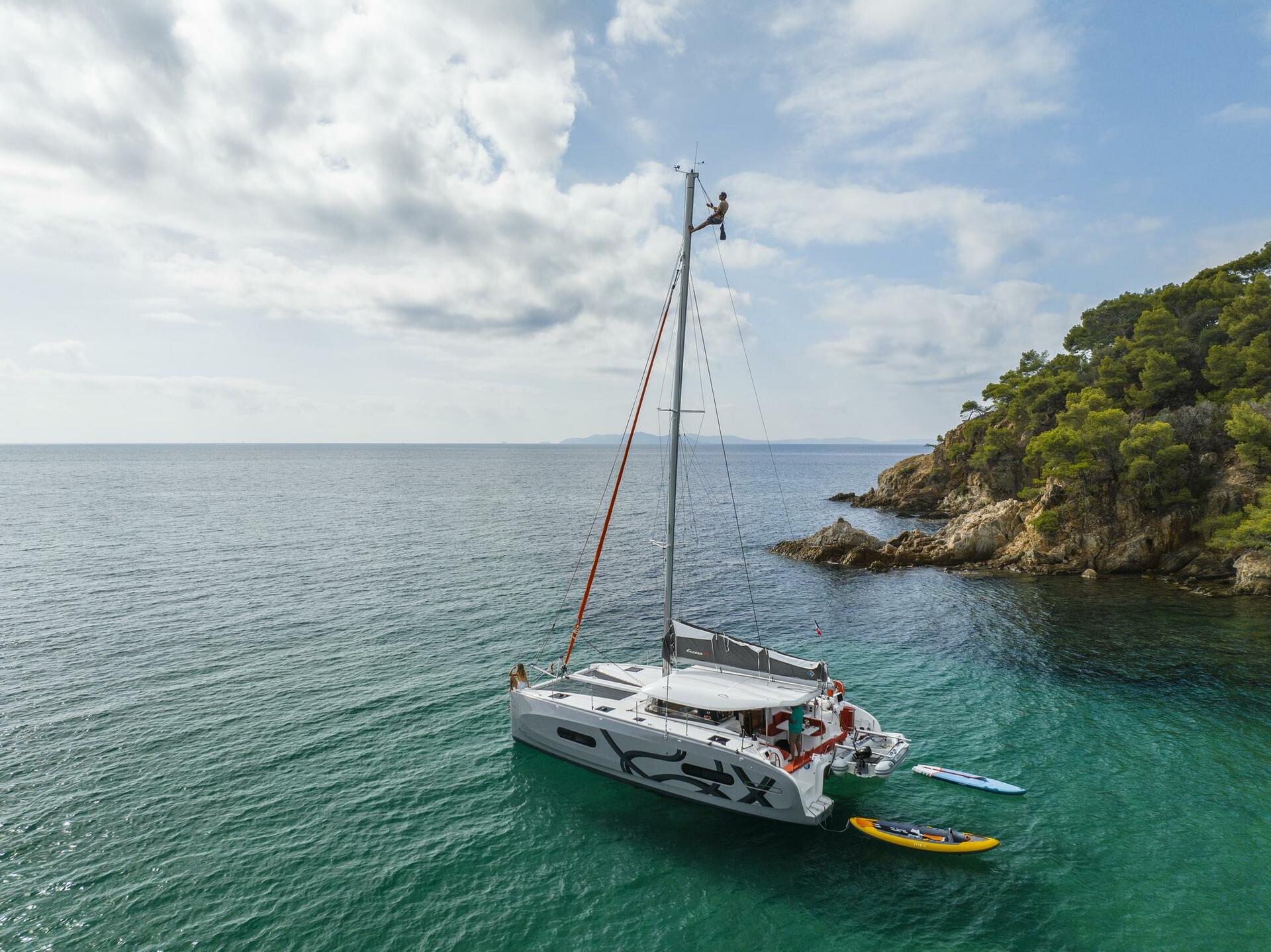 Excess 11 van Simpson Yacht Charter in Phuket