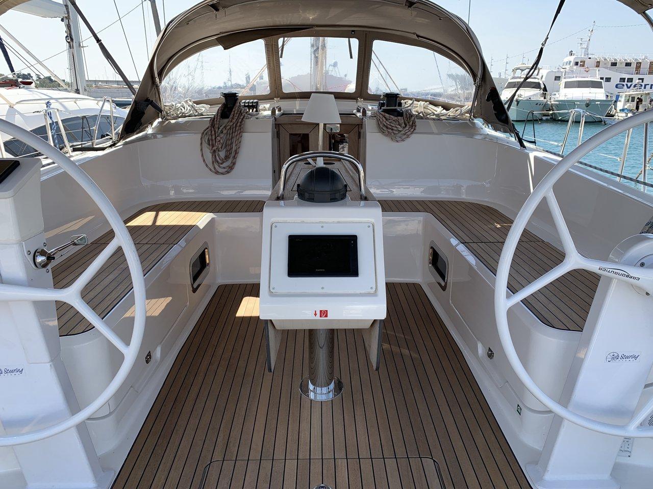 Bavaria 46 Cruiser av Hermes Yachting i Lavrion