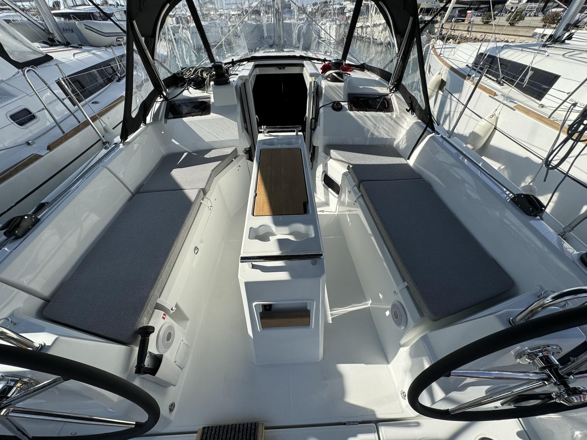 Oceanis 34.1 af Bemex Boot i Sukošan