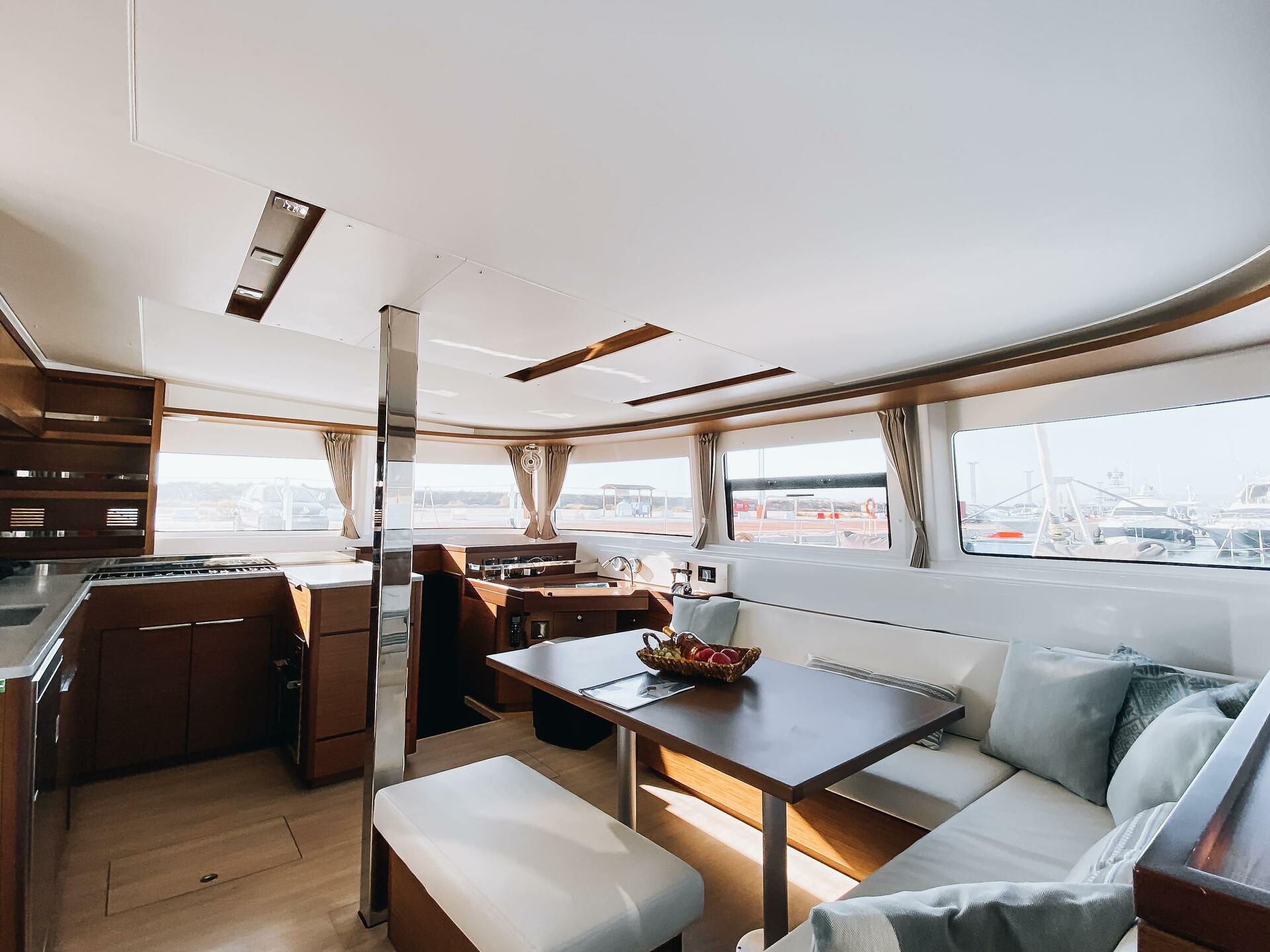 Lagoon 46 von Prima Yachting in Athen