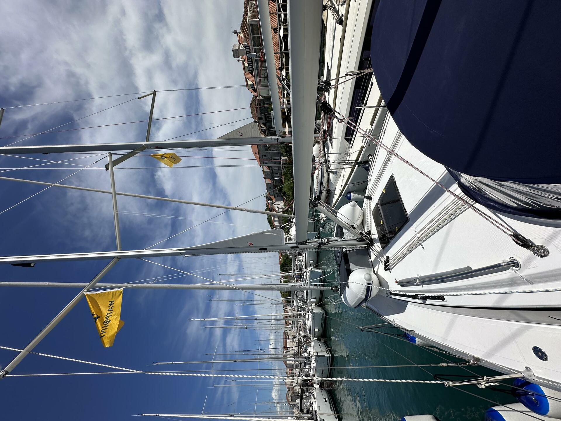 Bavaria 34 Cruiser yritykseltä Waypoint Trogirissa