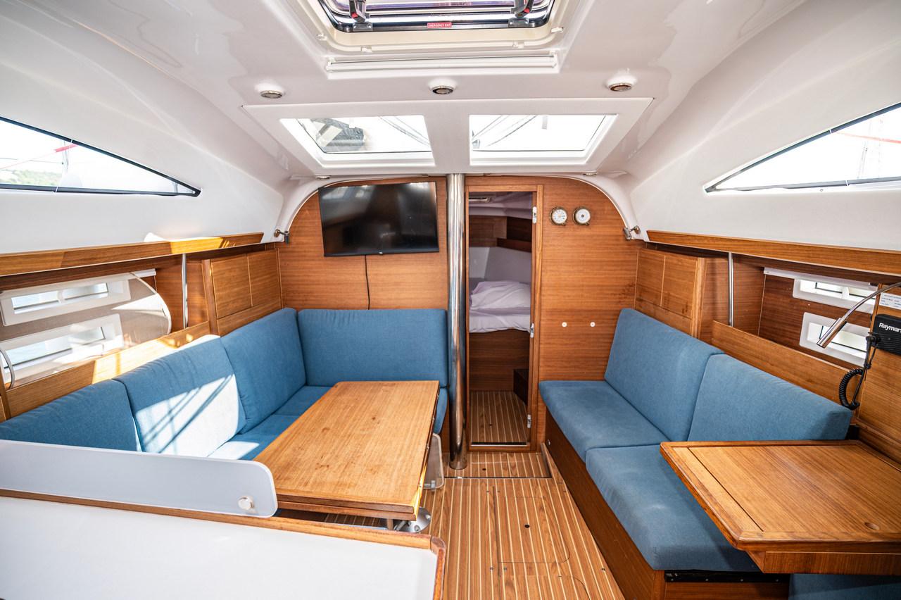 Elan Impression 40.1 från Aquatoria Yachting i Pirovac