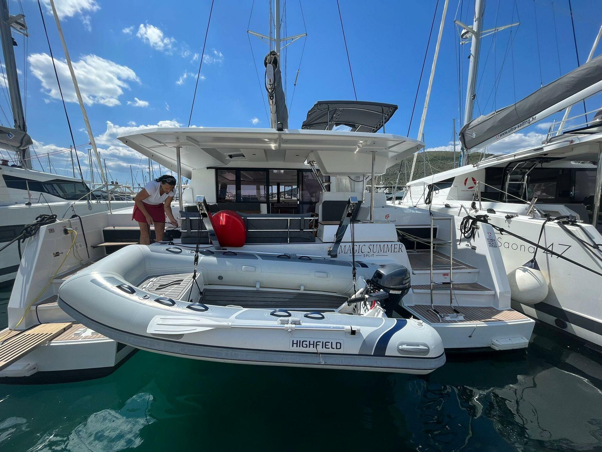 Fountaine Pajot Astréa 42 av Ultra Sailing i Seget Donji