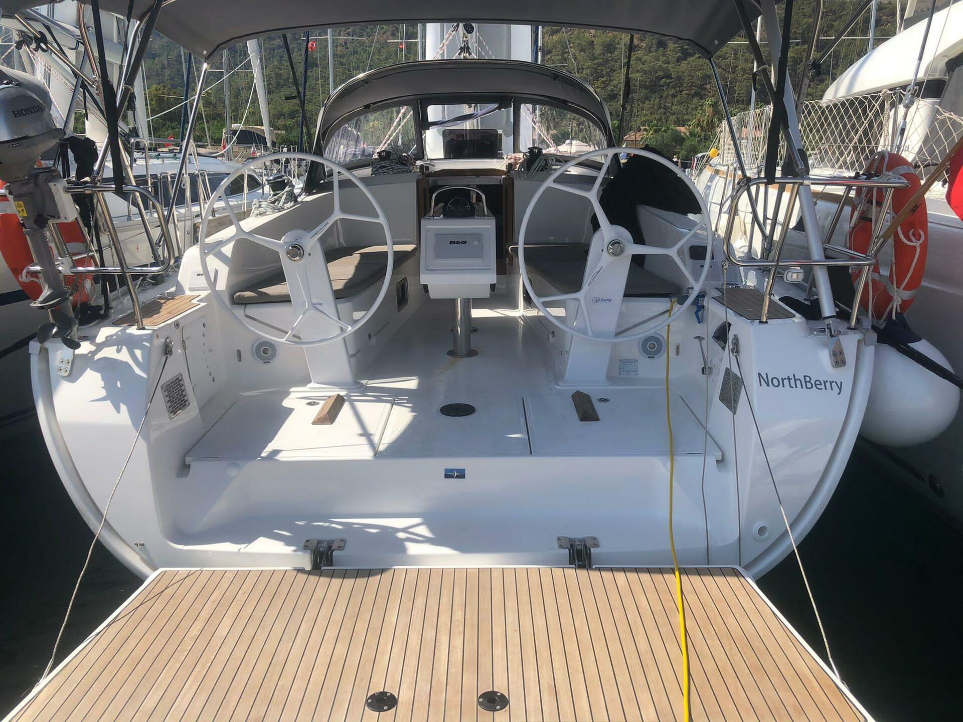 Bavaria 41 Cruiser par Topcu Yachting Company à Göcek