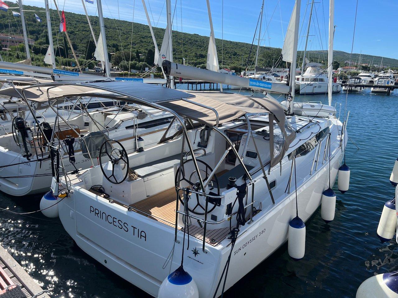 Sun Odyssey 380 from DN Nautica in Punat