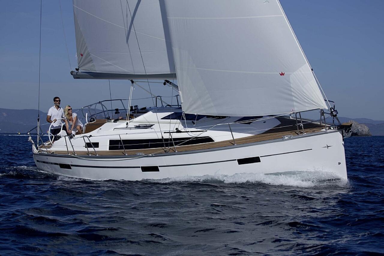 Bavaria 37 Cruiser from Say Charter in Murter