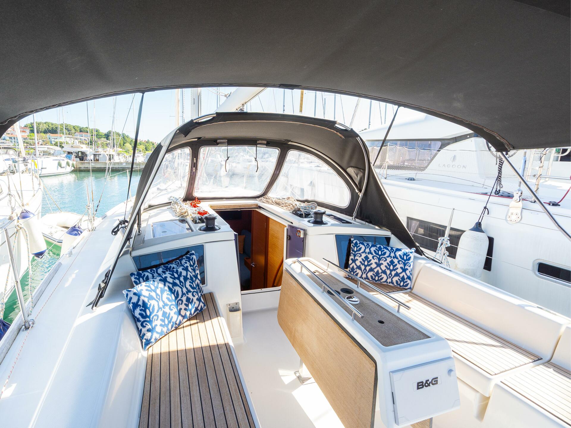 Dufour 360 Grand Large af Bijoux i Pula