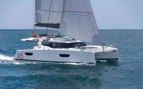 Fountaine Pajot Elba 45 av Virgin Islands Yacht Charters i Tortola