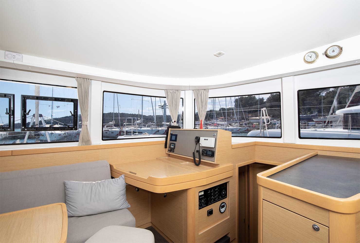 Lagoon 42 yritykseltä Vito Nautika Pomerissa