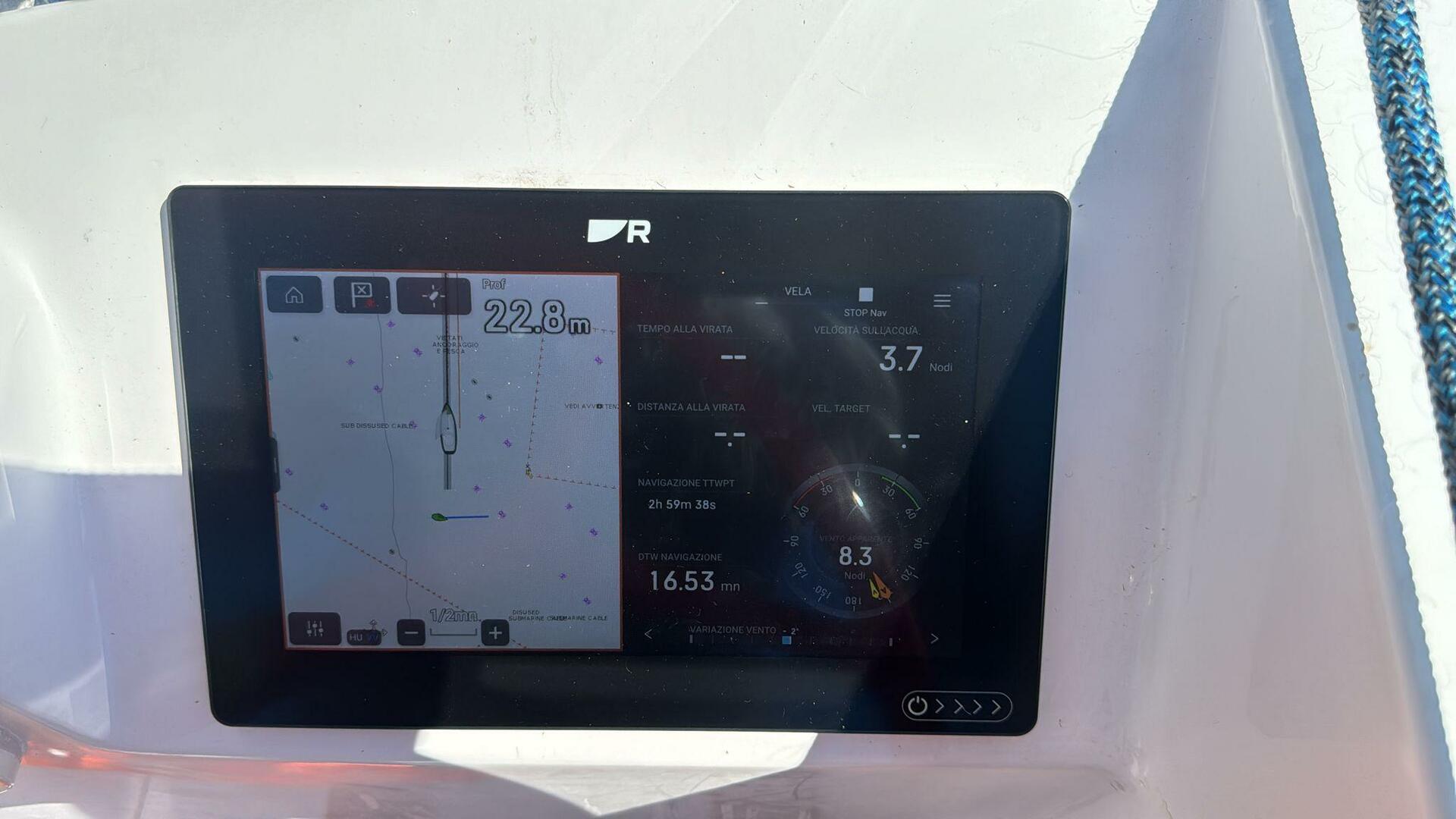 C-Cat 37 från Veleasegno Charter i Capo d’Orlando