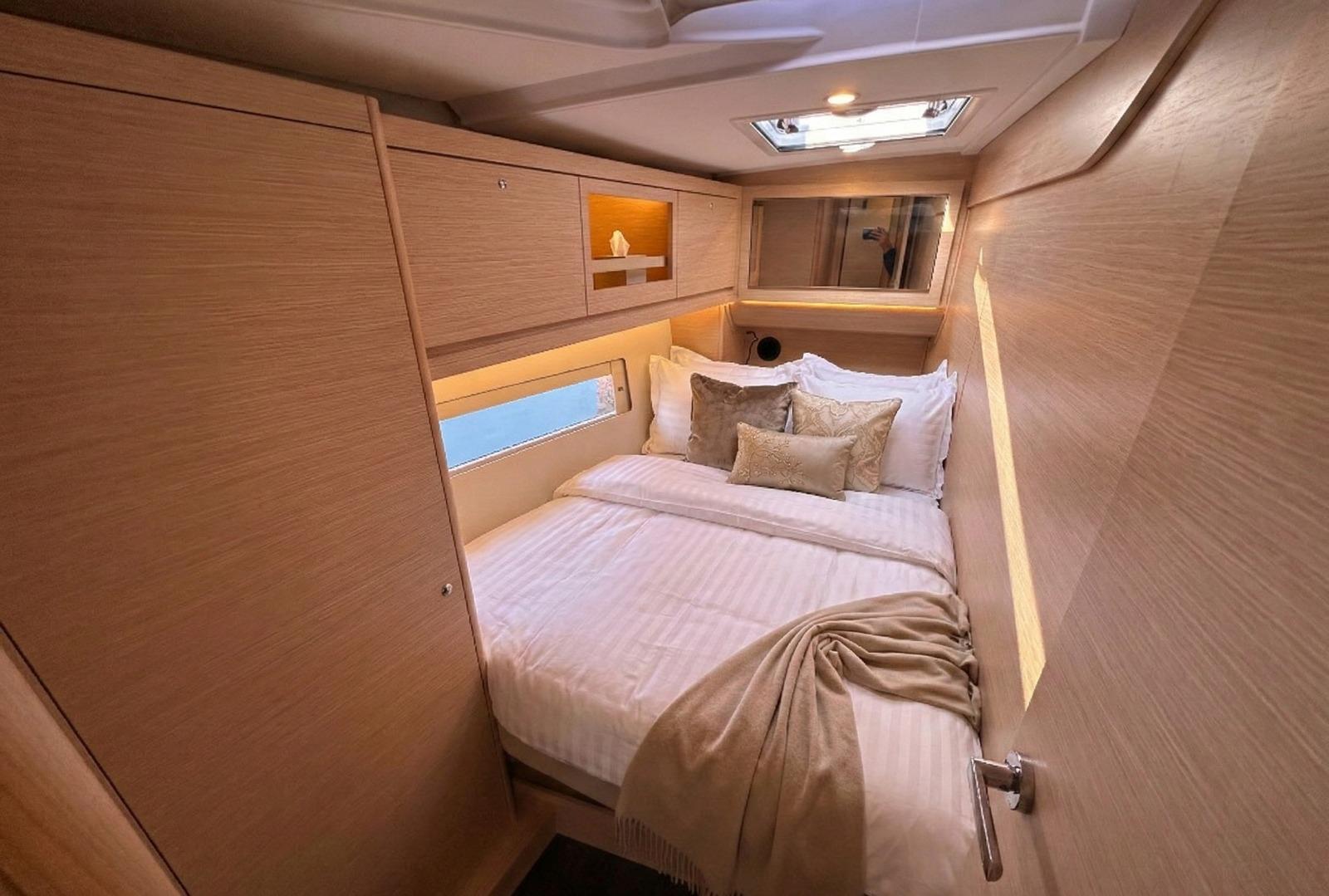 Dufour 470 from Marina Yacht Charter in Salerno