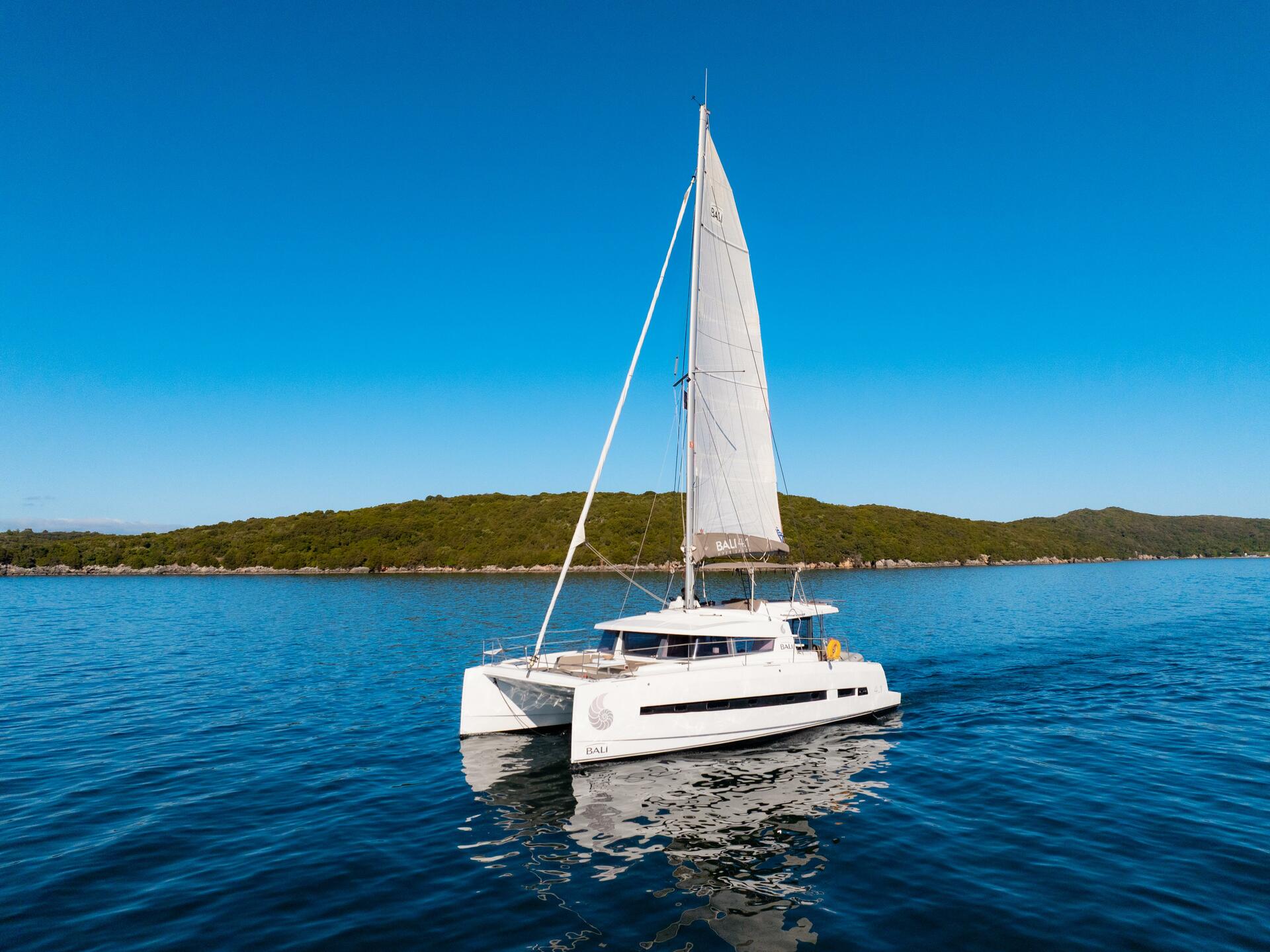 Bali 4.1 da Crystal Sea Yachting em Preveza