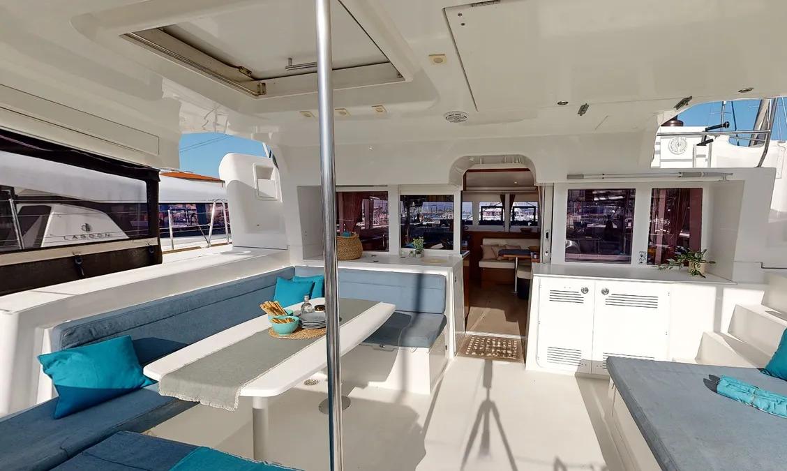 Lagoon 450 F av Hellenic Yachting i Perigiali