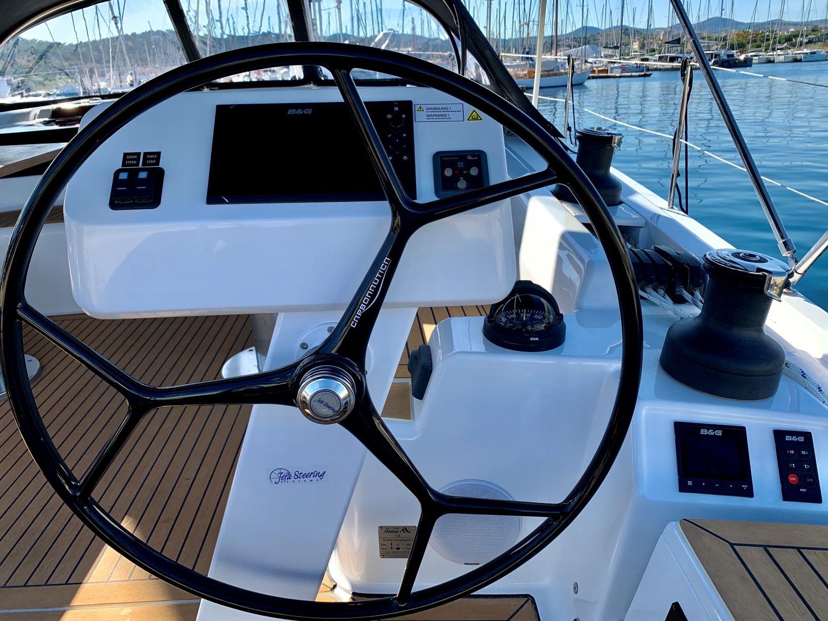 Hanse 508 af Hevema i Lefkada
