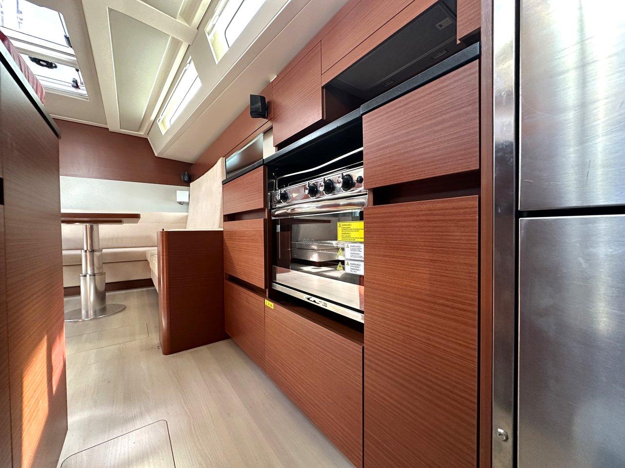 Hanse 548 af Sail Croatia Charter i Trogir