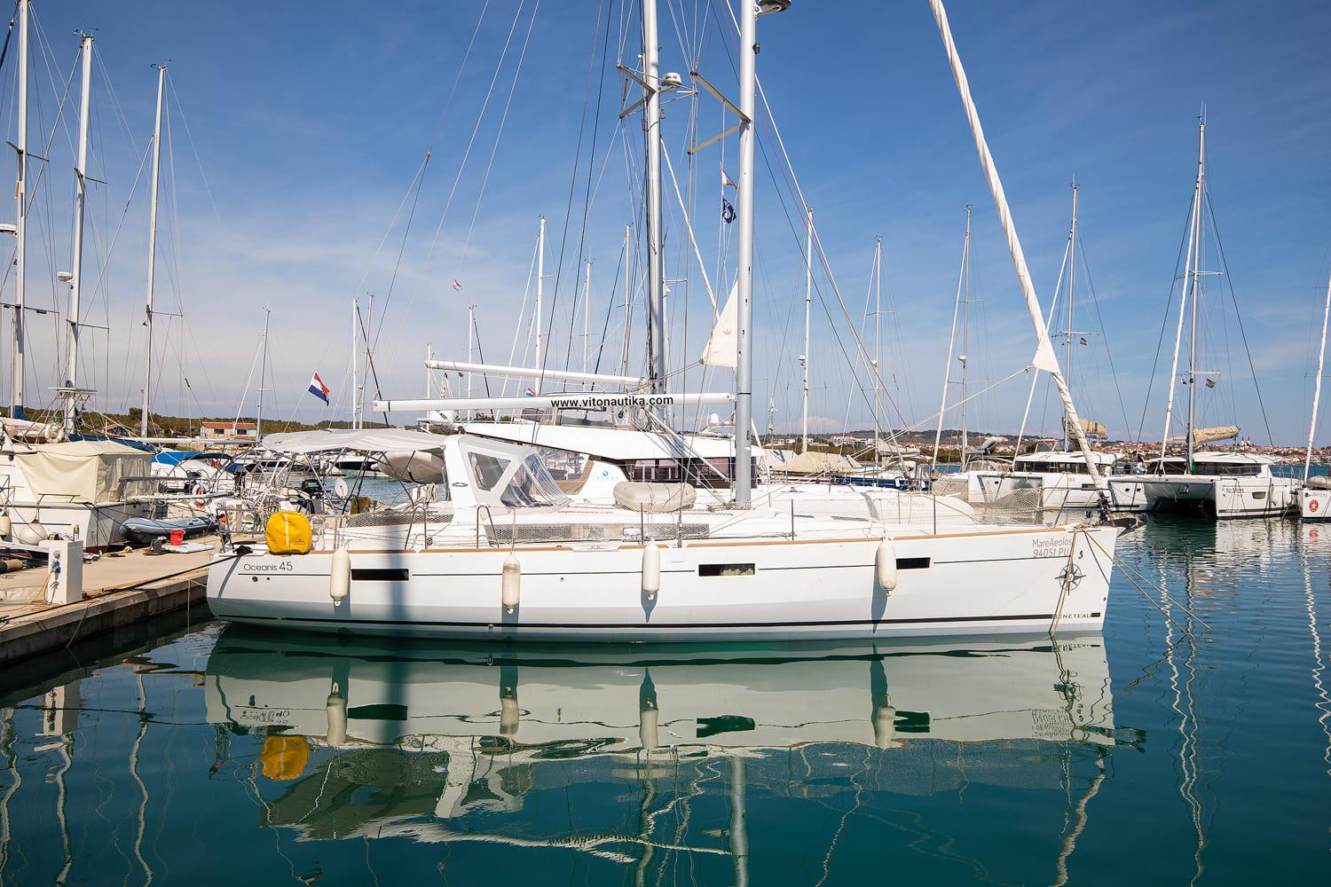 Oceanis 45 de Vito Nautika en Pomer