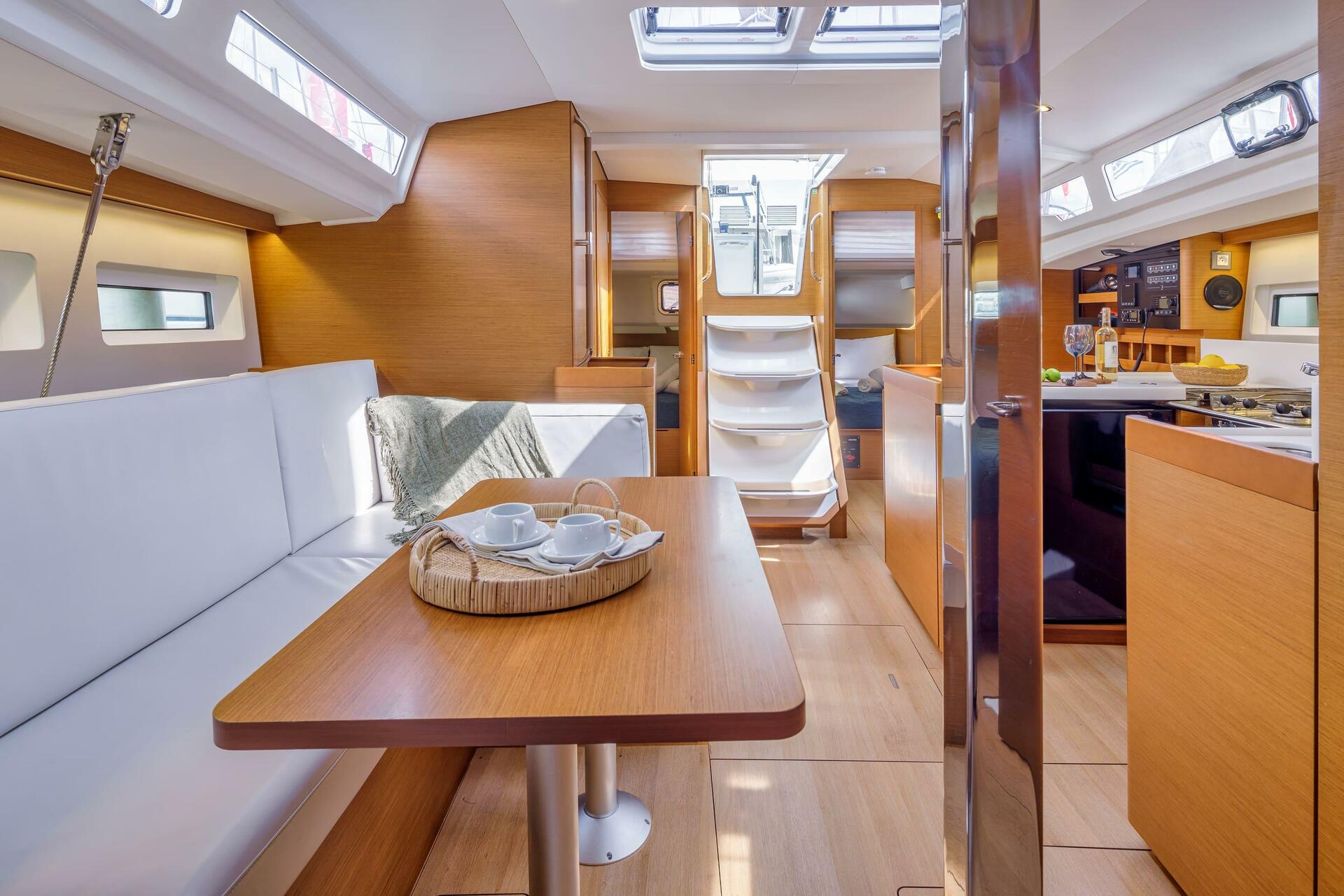 Sun Odyssey 440 från Athenian Yachts i Rhodos