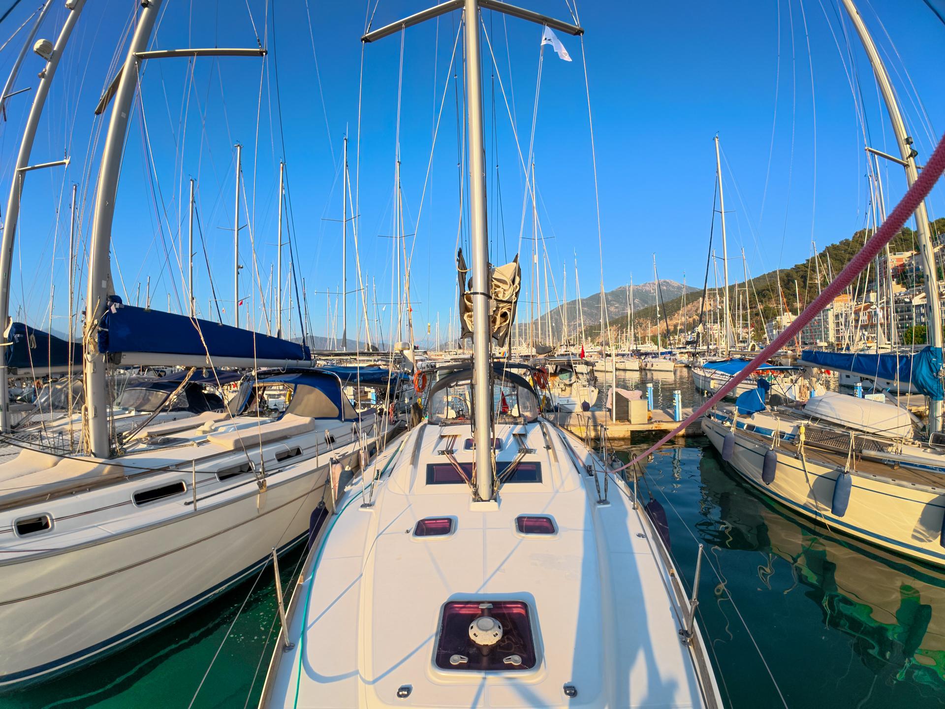 Beneteau 43 yritykseltä Almira Yachting Fethiye