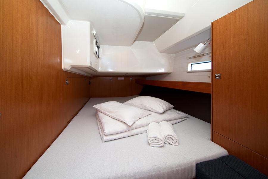 Bavaria 46 CN from Marina Hramina Charter in Murter