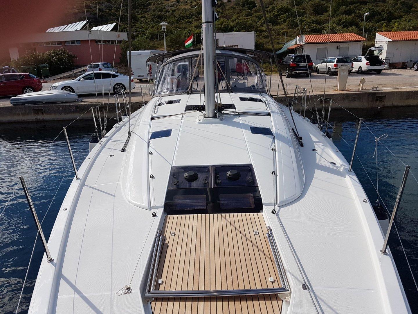 Jeanneau 54 della KeK Yachting a Pirovac