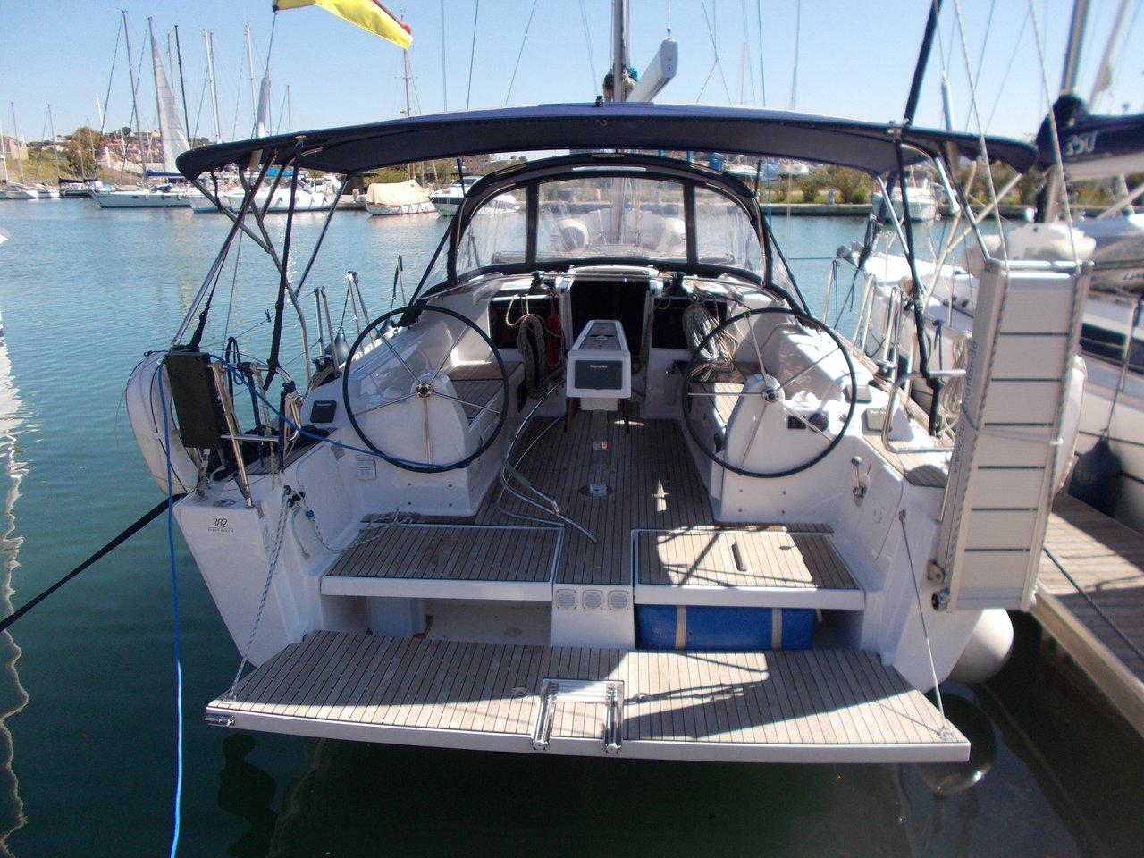 Dufour 382 Grand Large yritykseltä Pitter Yachtcharter - Nautic Alliance Portoferraiossa